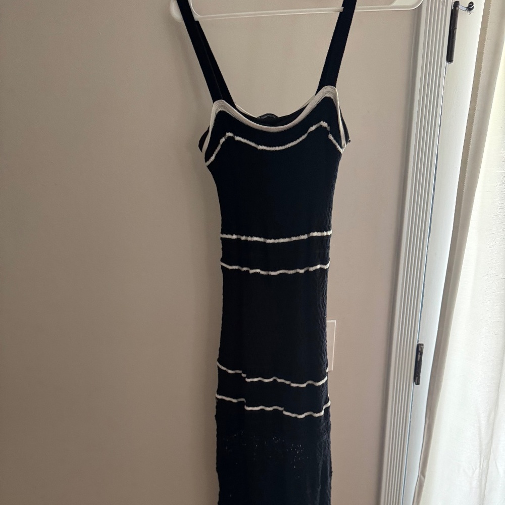 Abercrombie & Fitch Black and White Sheath Midi Dress